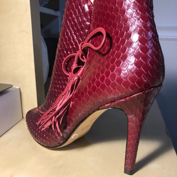 Beautiful Red Booties !! 👢❤️🙌🏼 - Picture 4 of 7